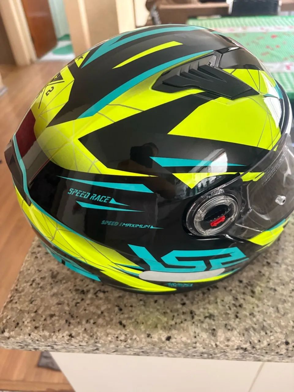 Vendo Capacete LS2 ZERO! Nem 5 meses de uso. - Foto 4
