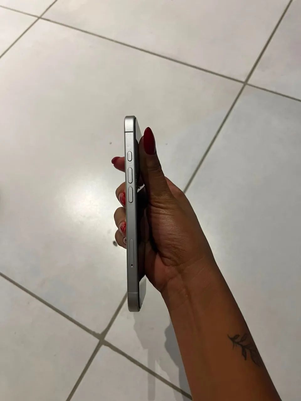 IPHONE 16  - Foto 4