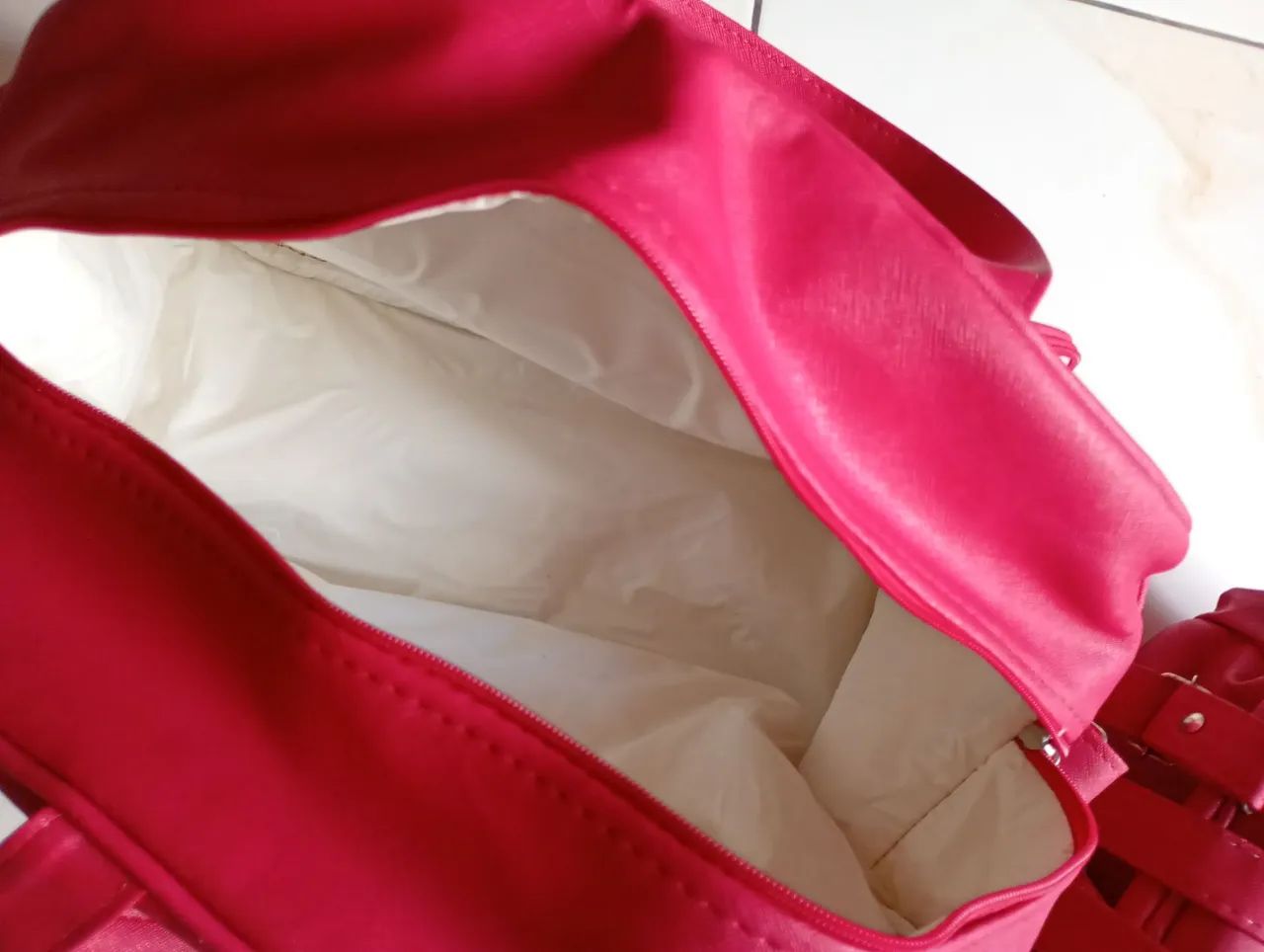 Vendo essas bolsas de bebê semi nova  - Foto 3