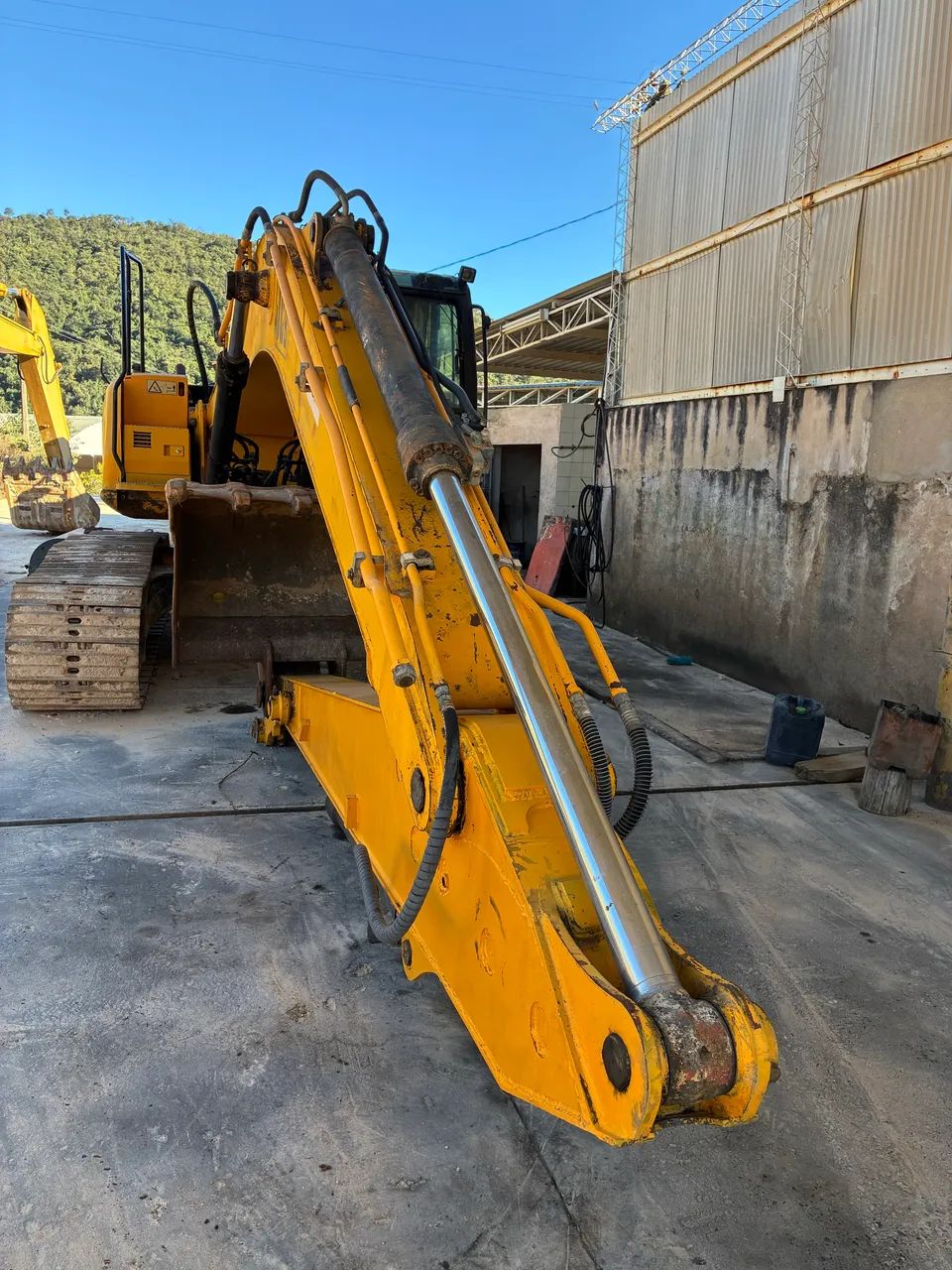 Escavadeira Hidráulica JS200lca - Foto 2