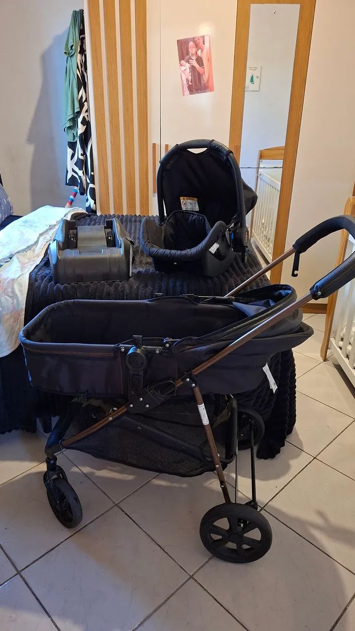 Carrinho com moisés, bebê conforto e base para carro. - Foto 2