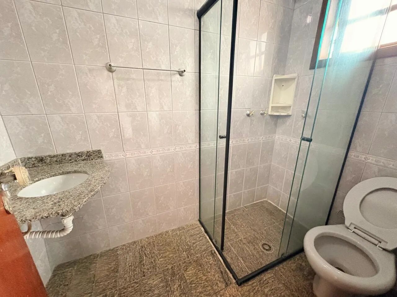 SOBRADO LINDO COM PISCINA