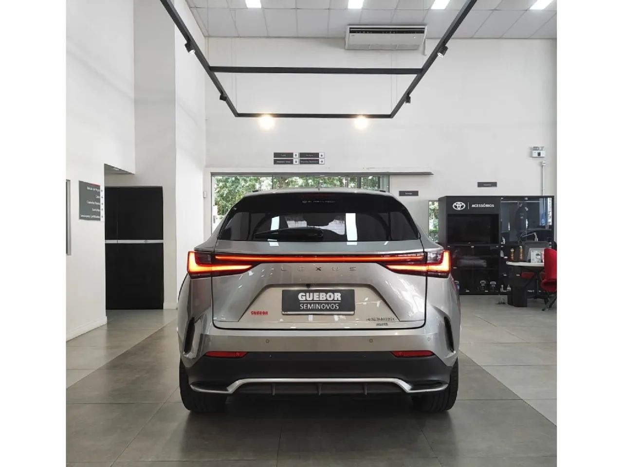 Lexus NX-350h F-sport 2.5 16V Aut. (hybrid), foto 4 de 17