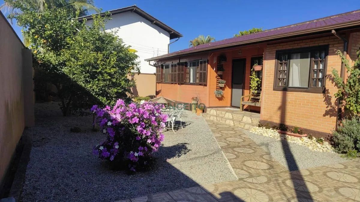 Casa com Duas Residências à Venda no Campeche  Florianópolis/SC | Amplo Terreno e Excelent - Foto 2