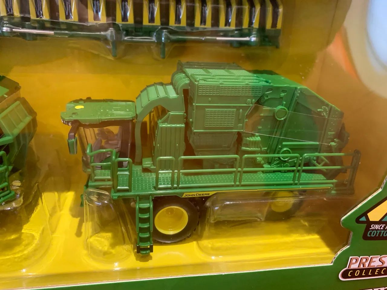 Miniatura colheitadeiras algodão John Deere CP770 + CS770 1/64 - Foto 4