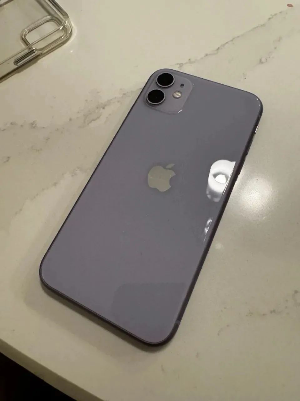 iPhone 11 lilás 