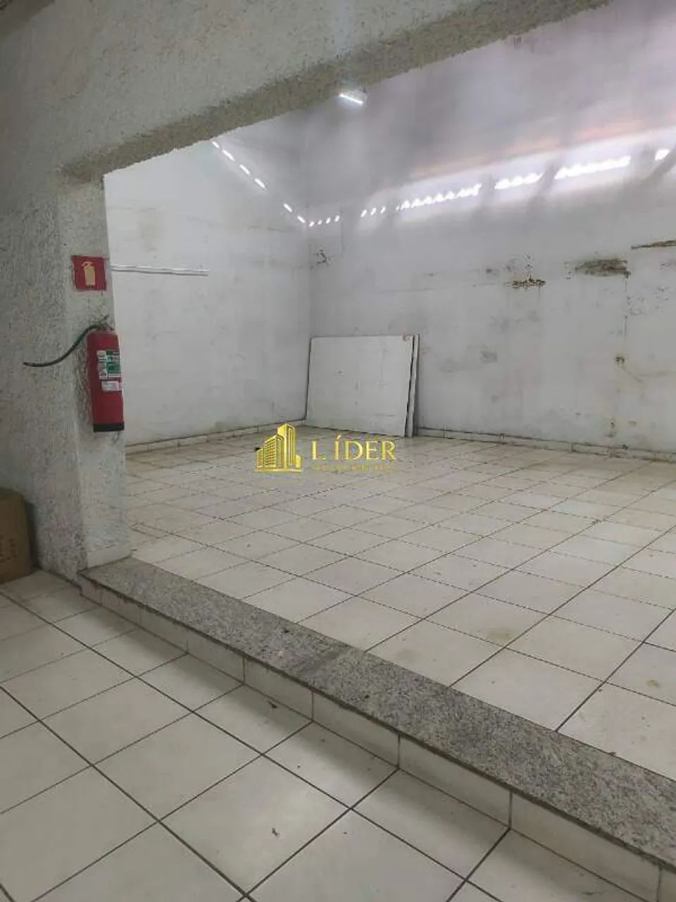 IMOVEL COMERCIAL BEM LOCALIZADO - Foto 4
