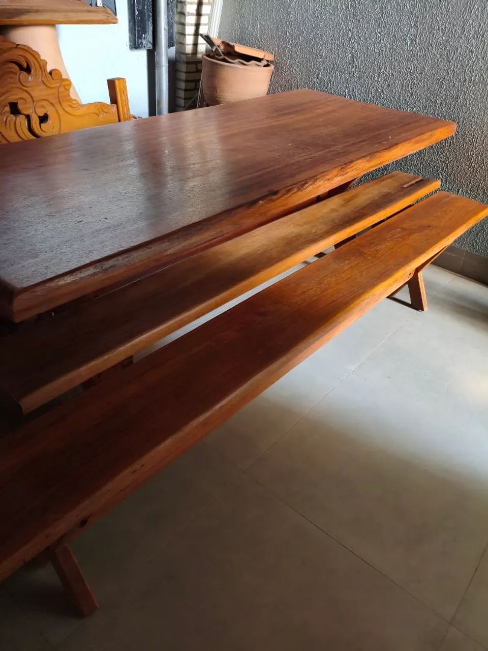 Mesa prancha de madeira com banco 