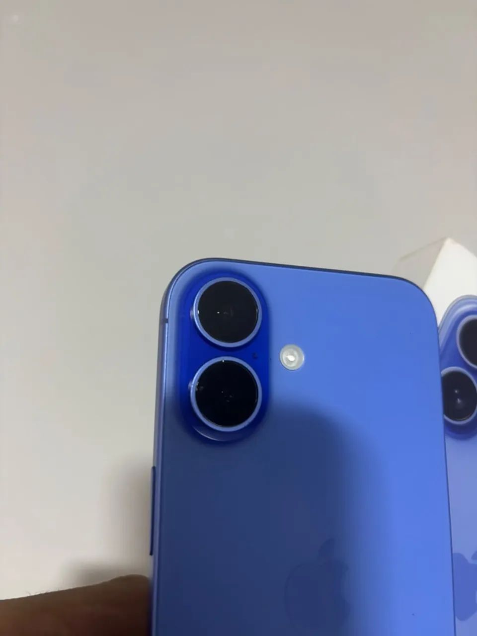 iPhone 16 azul - Foto 2
