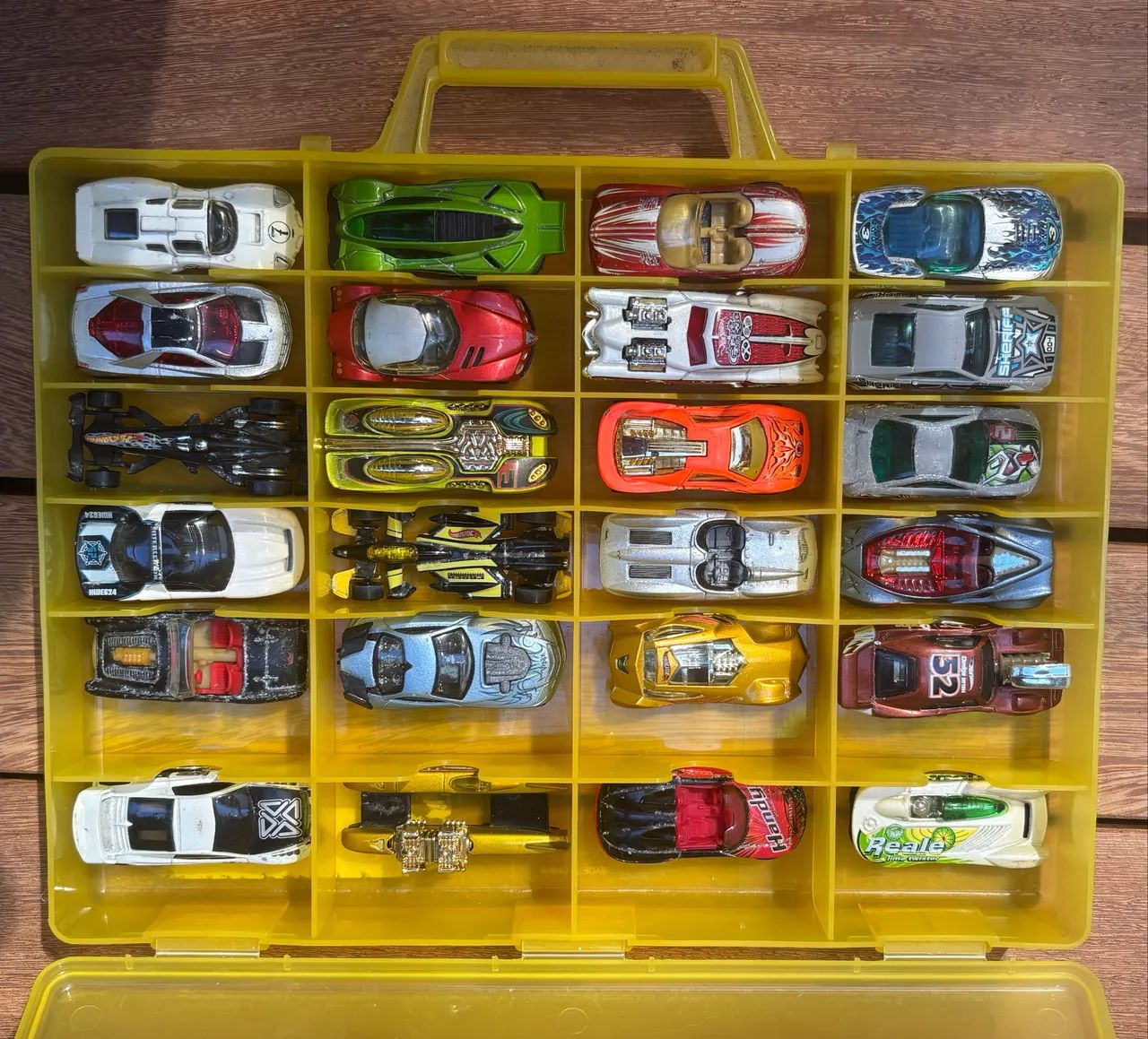 24 Carrinhos de coleção Hot Wheels - Foto 5