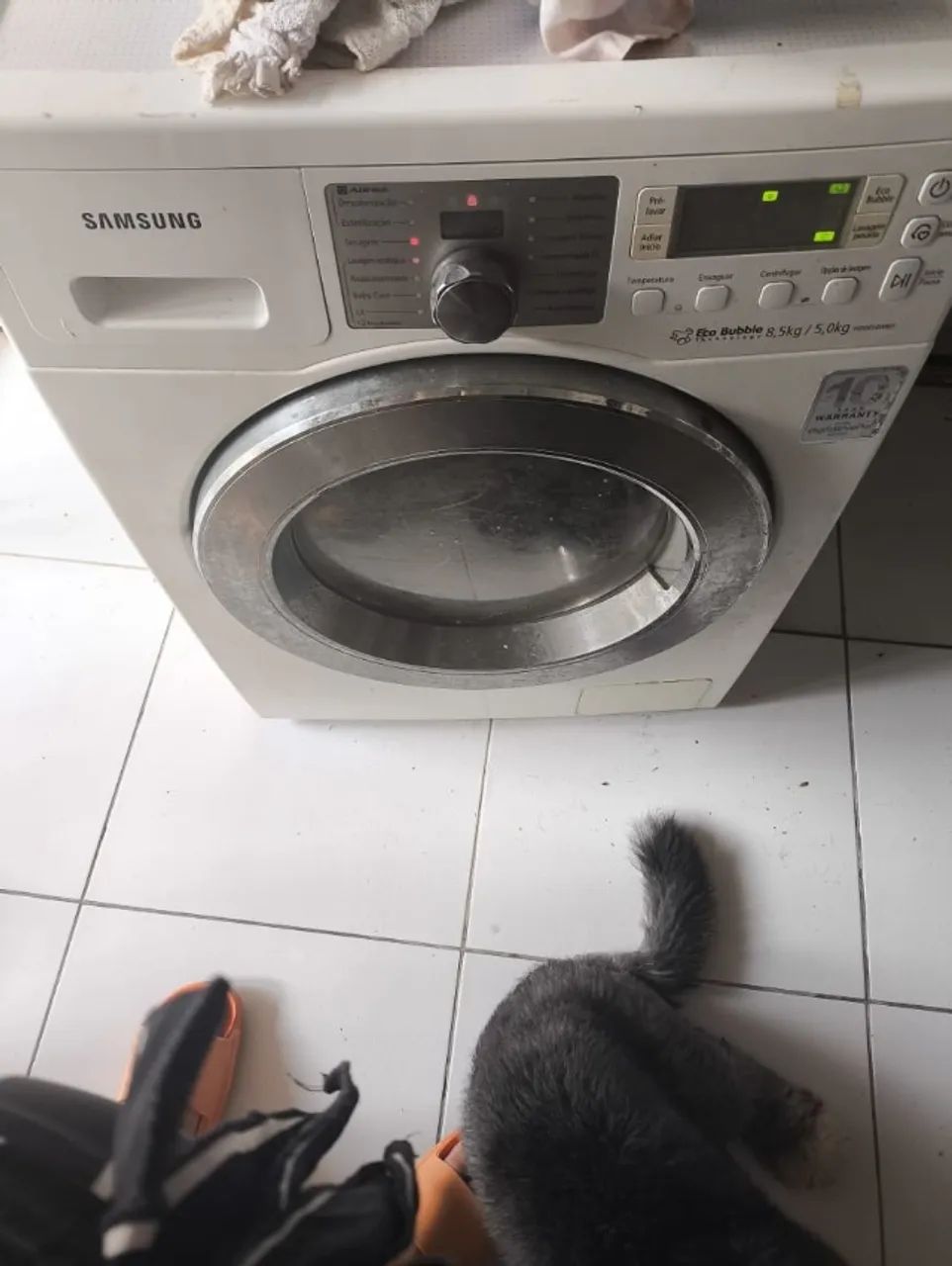 Máquina de lavar e secar quebrada-aproveitamento de peças 