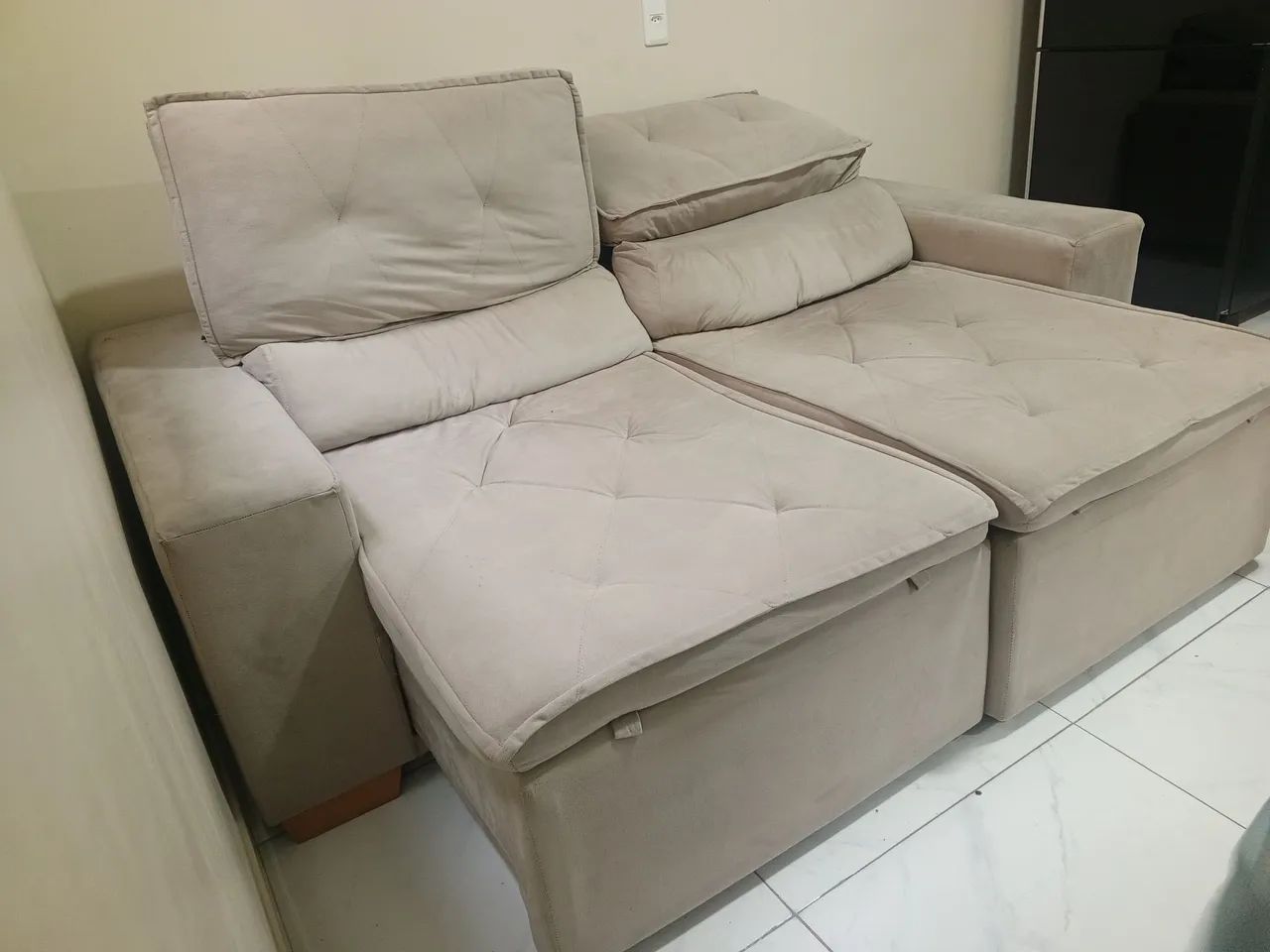 Sofá retrátil e reclinável bege - Foto 5