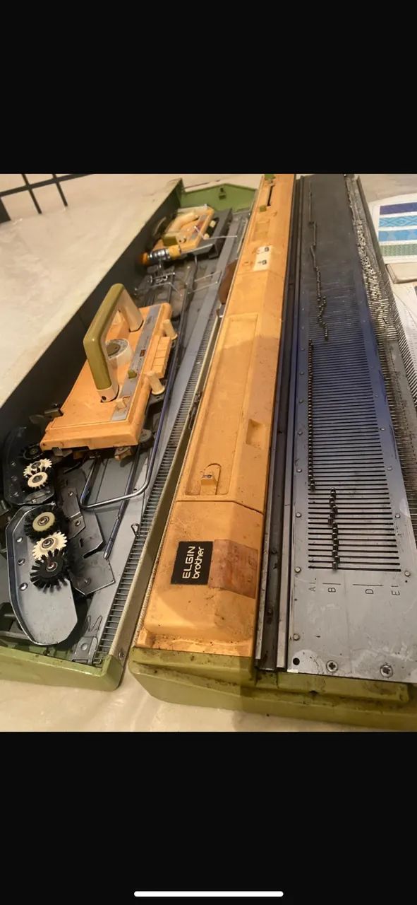 Máquina de tricô 400 reais 