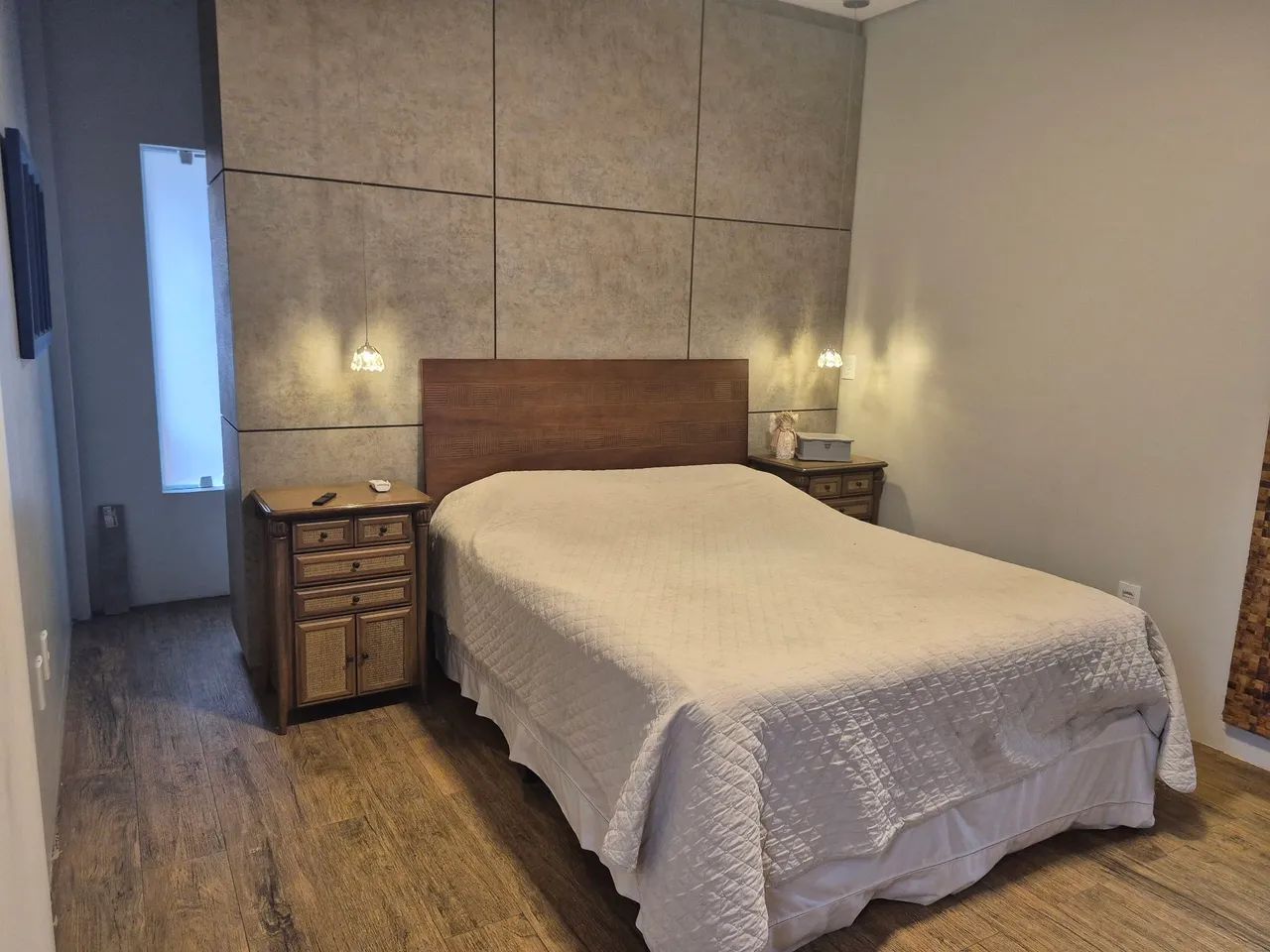 Cabeceira moderna madeira maciça cama Queen 