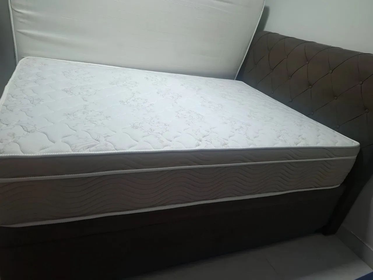 Cama box bau e colchão casal completa e cabeçeira - Foto 4