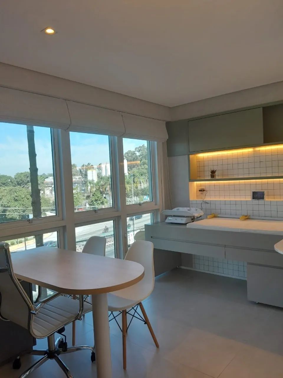 Clínica infantil COMPLETA e EQUIPADA com 4 consultórios + recepção  - Granja Viana 