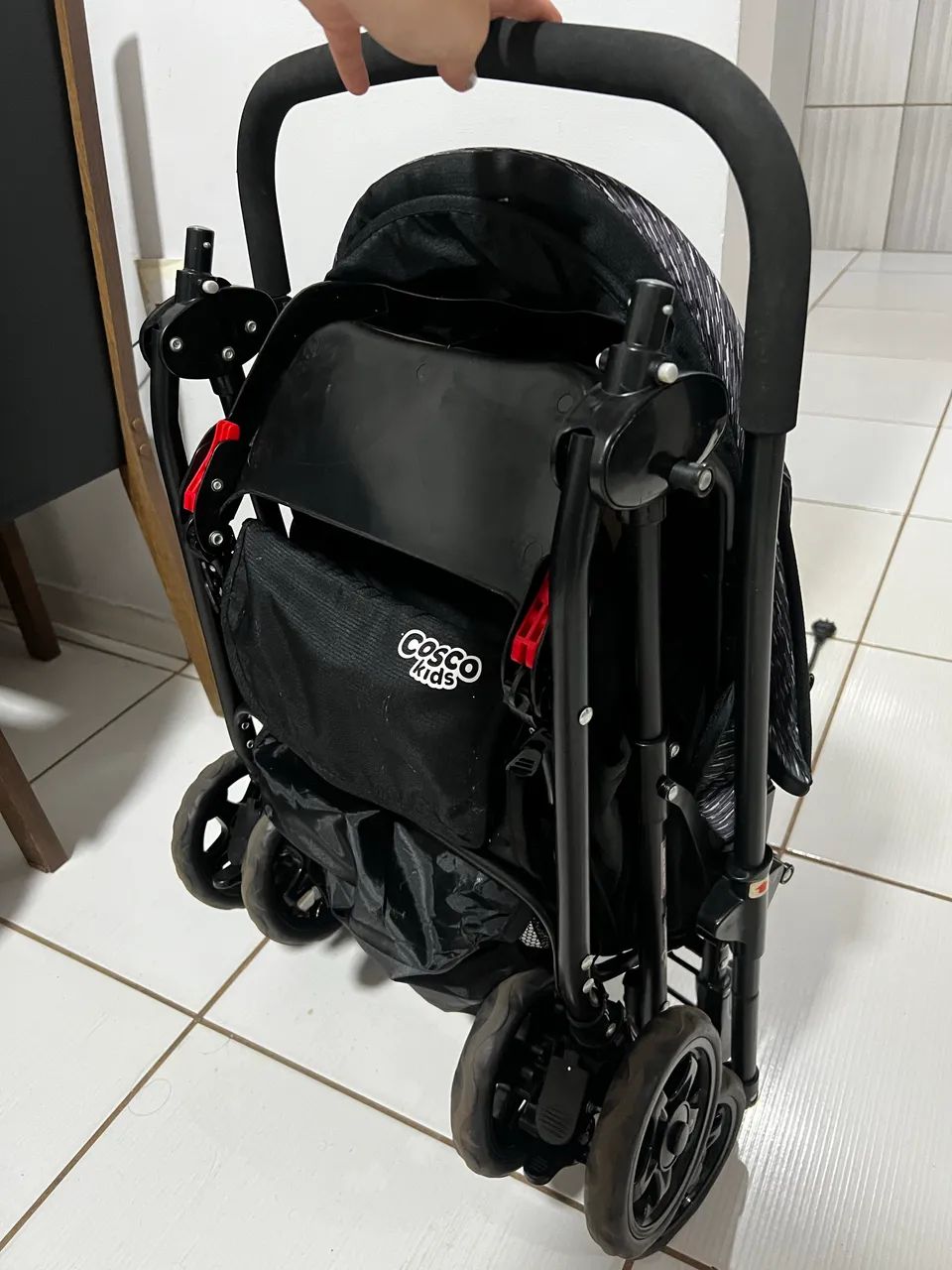 Carrinho e bebê conforto Cosco + almofadas redutoras de Brinde - Foto 4