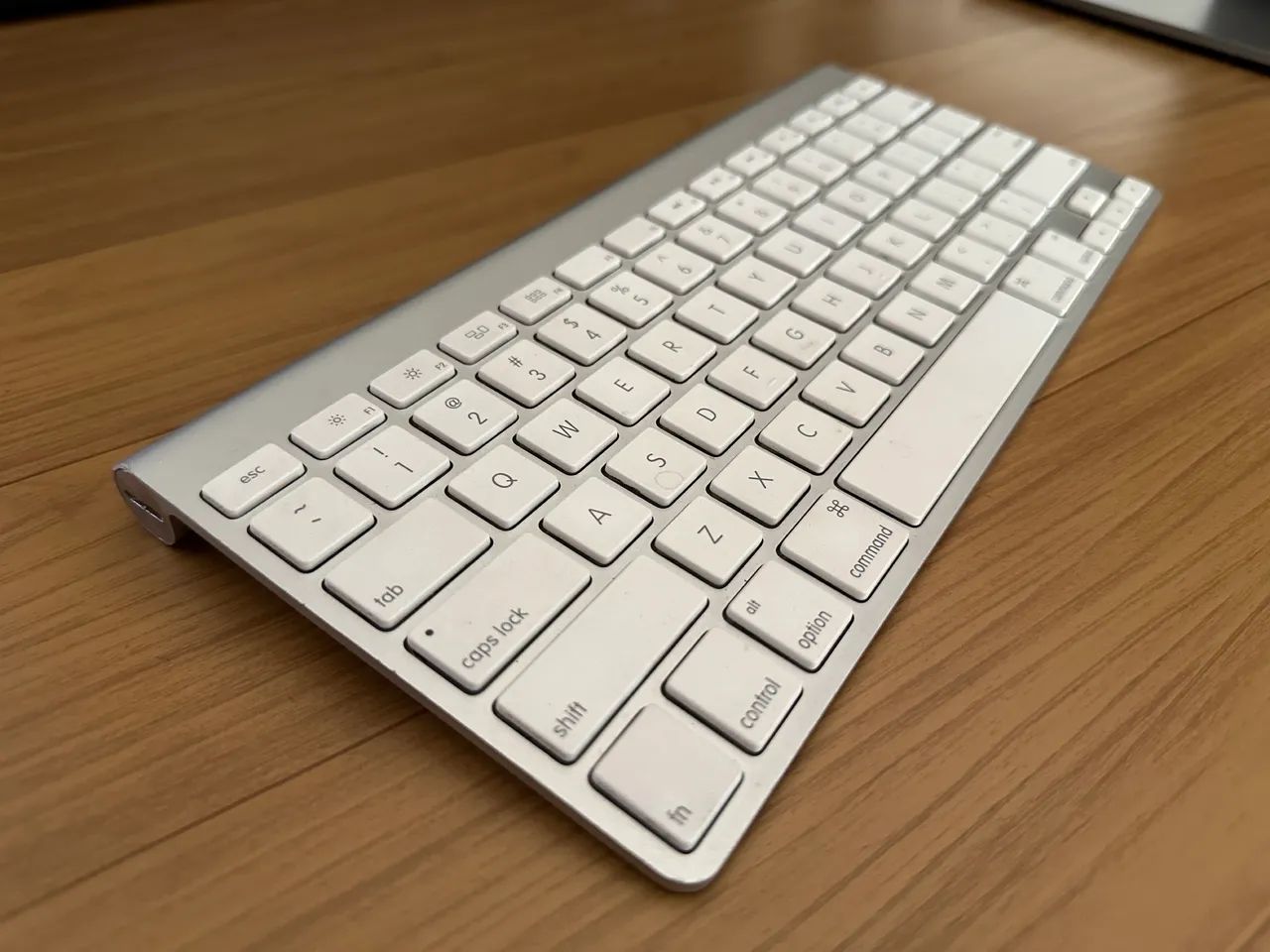 Teclado Apple A1314 Bluetooth Magic Keyboard Branco Sem Fio - Foto 3