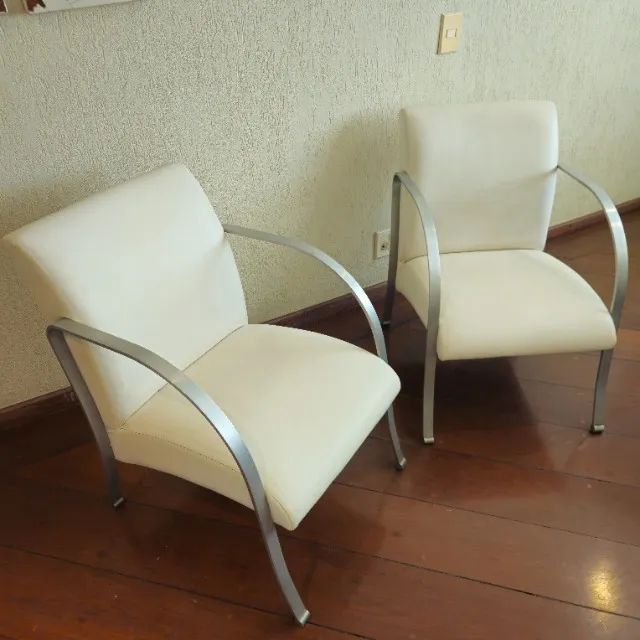 Conjunto 2 poltronas brancas - Foto 4