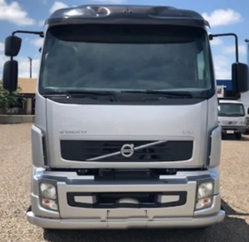 Volvo VM 270 2015 Carroceria