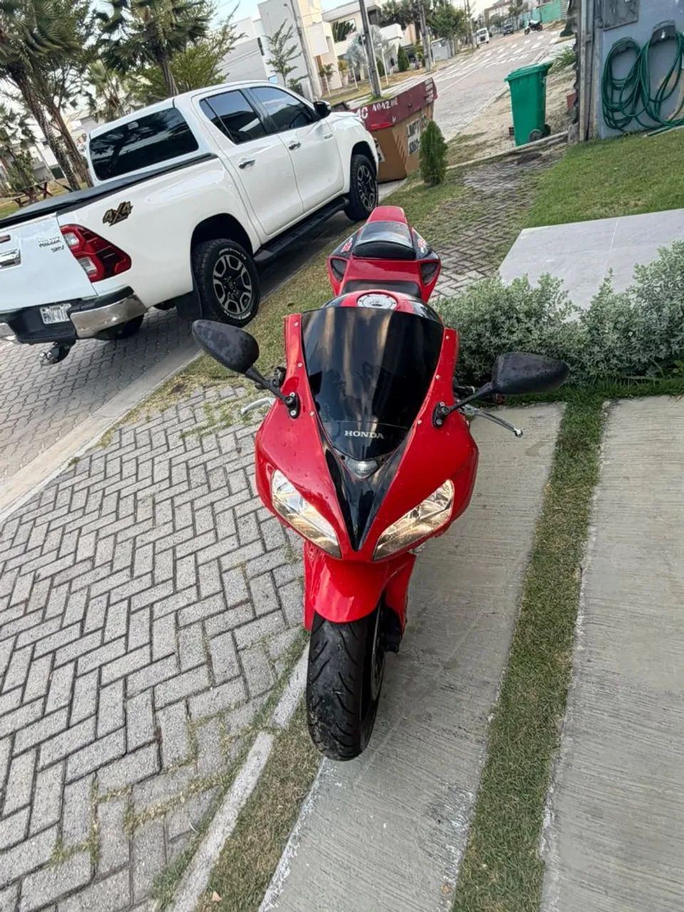 CBR 1000RR Fireblade 2008 - Foto 2