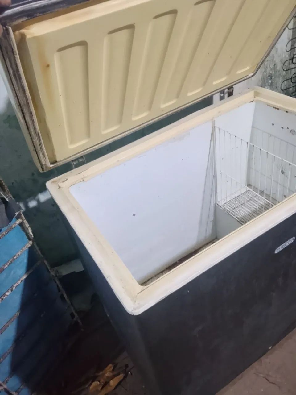 Freezer horizontal 400 litros Funcionando perfeitamente  - Foto 4