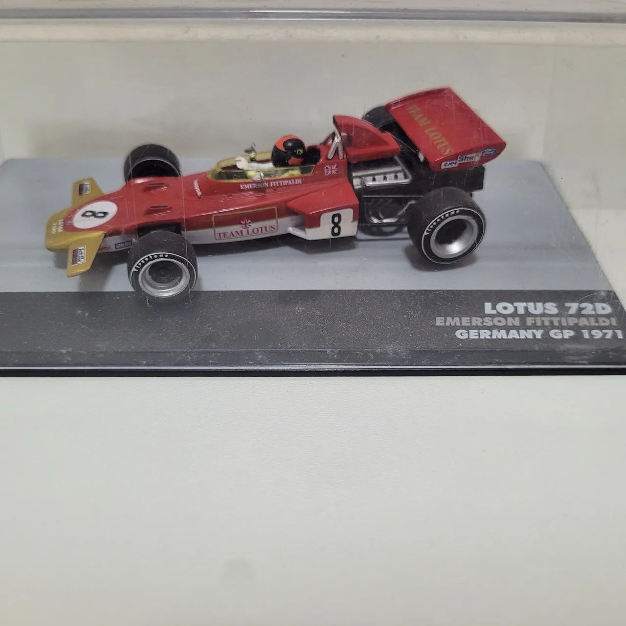 Miniatura fórmula 1 lotus Fittipaldi 