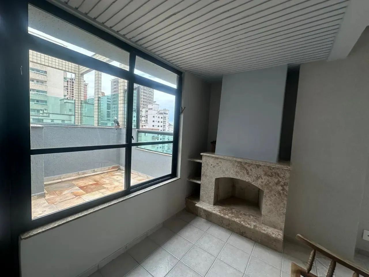 Cobertura para venda possui 245 metros quadrados com 4 quartos em Caiçara - Praia Grande - - Foto 6
