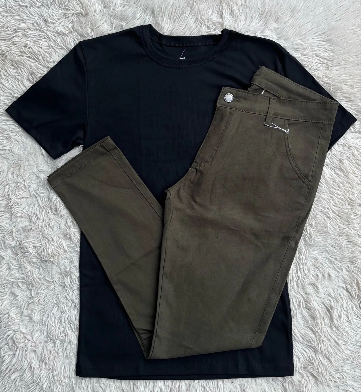 Kit Camisa Canelada e Calça Sarja Verde