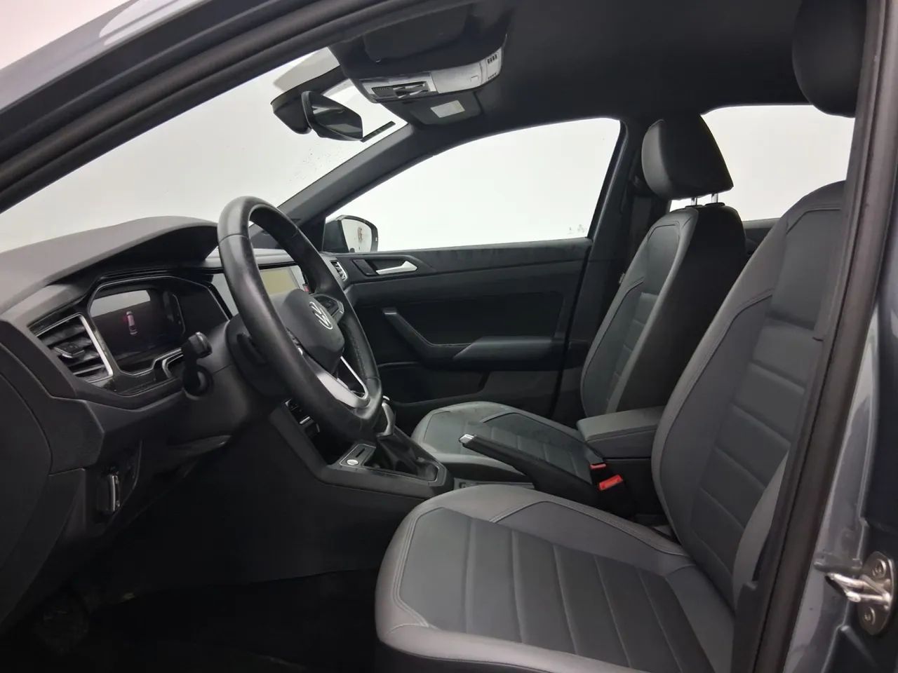 Volkswagen Nivus Highline 1.0 200 TSI Flex Aut., foto 16 de 18