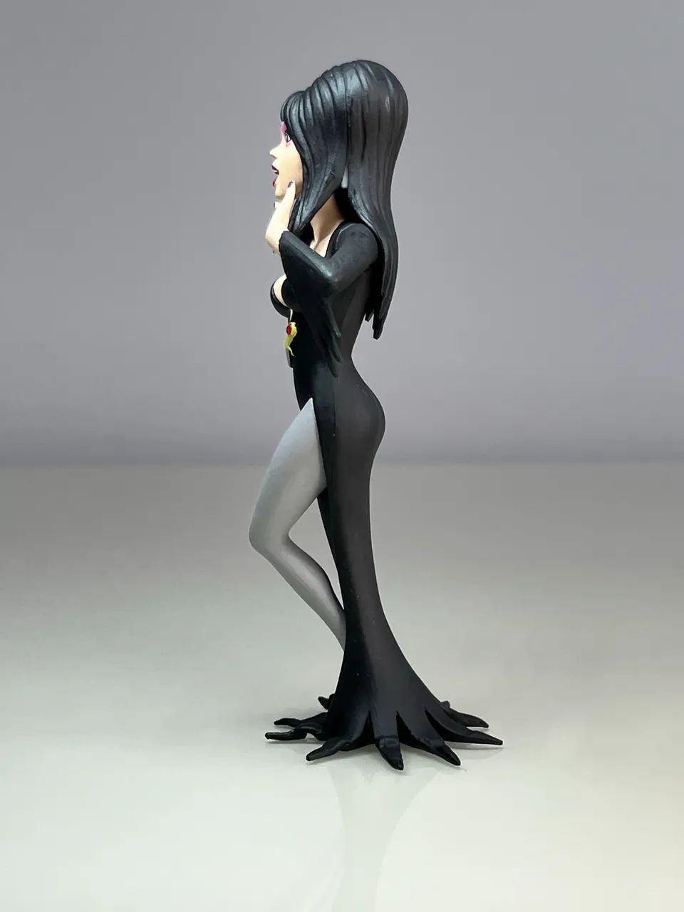 Elvira Toony Terrors Neca - Foto 3