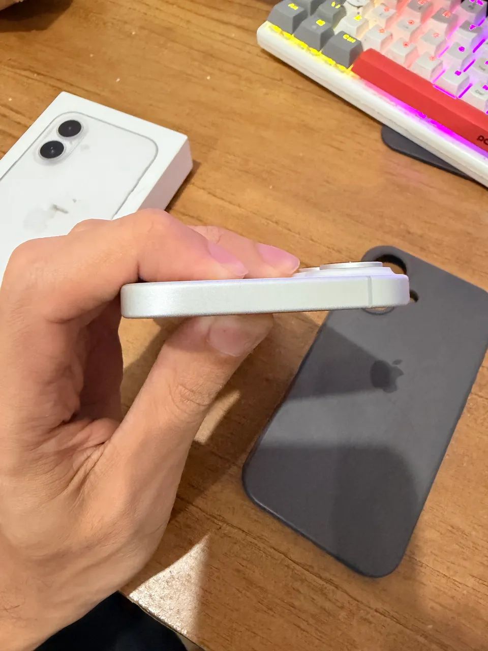 iPhone 16 128Gb garantia até 14 de abril de 2027 - Foto 2
