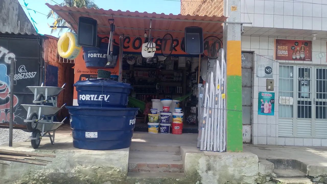 Loja de material de construção com tudo dentro 