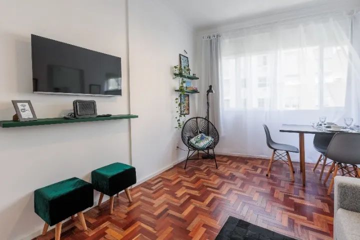 Apartamento temporada em Copacabana, reformado e mobiliado, sala e quarto - Foto 5