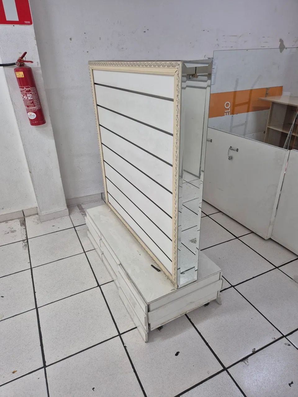 Movel MDF com gavetas loja - Foto 2