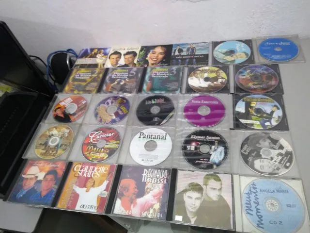 Cds Duplas Sertanejas, Forrós e Sofrência ( Podem ser usados como Artesanato & Decoração