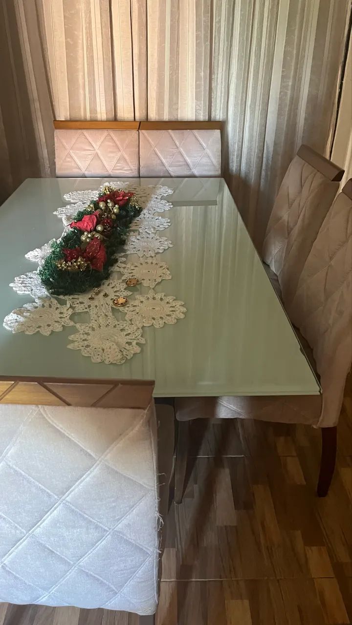 Mesa de jantar em madeira maciça! ( Jacaúna ) com 6 cadeiras Valor 3200 - Foto 4