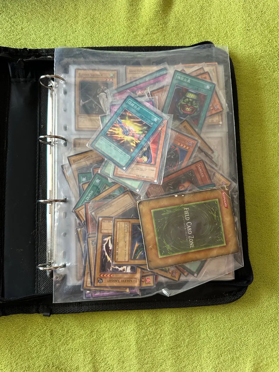 Cartas Yu-Gi-Oh modelo norte-americano - Foto 2