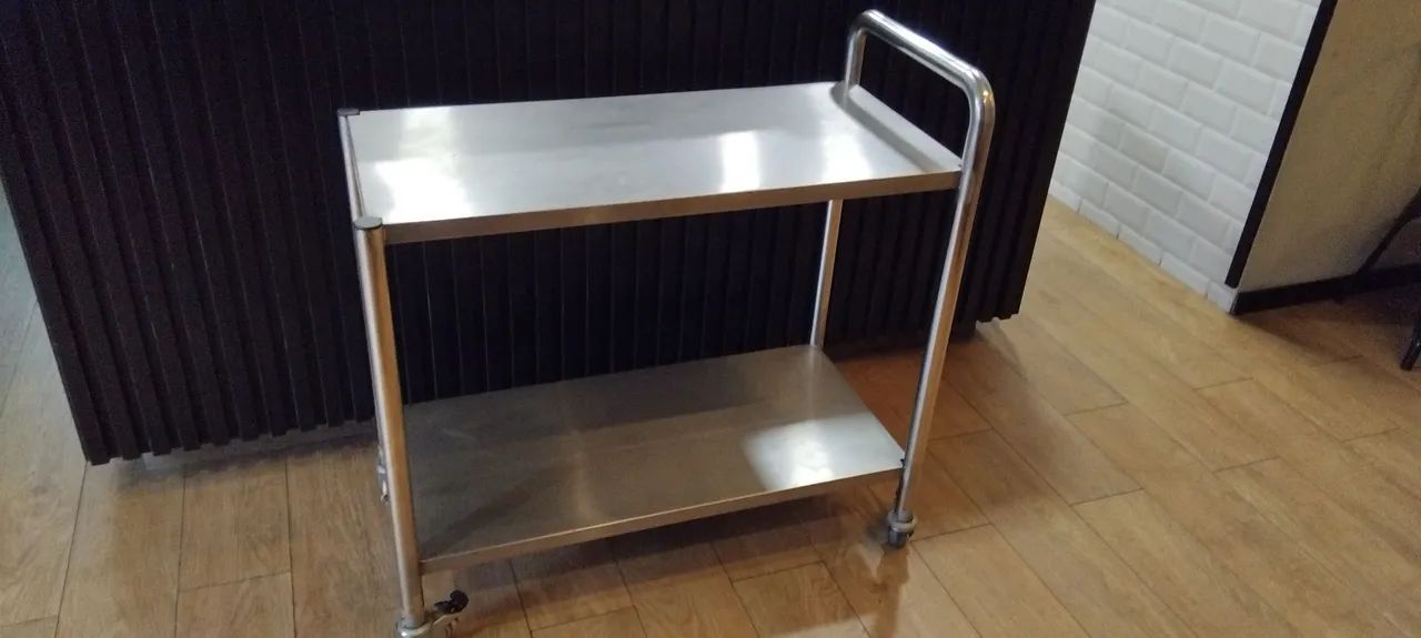 Cozinha Industrial Mesa com Rodinhas