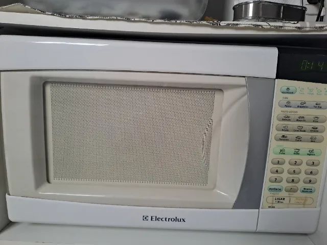 Micro-ondas Electrolux branco  - Foto 3