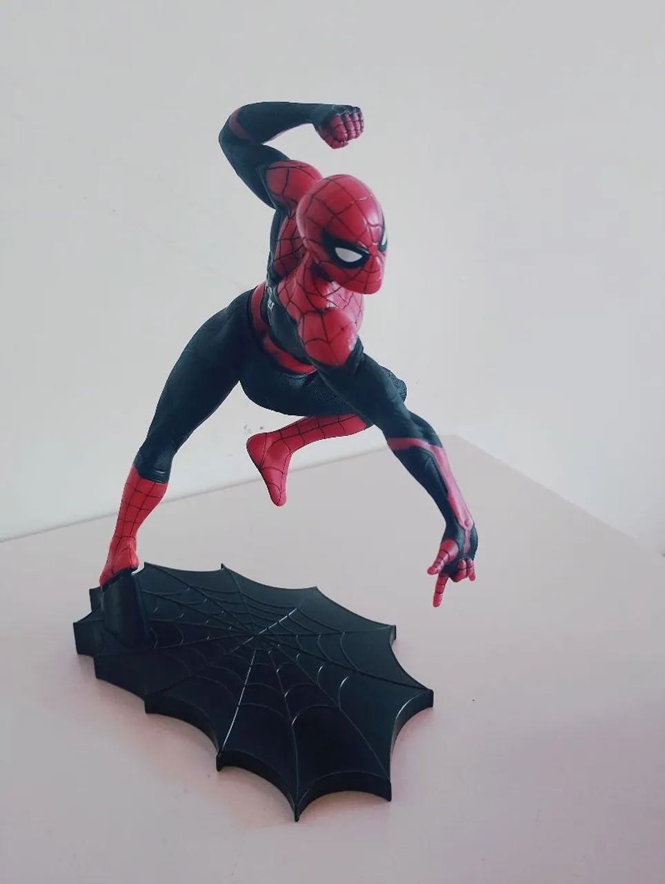 Spiderman Homem Aranha oficial Marvel 21cm - Foto 4
