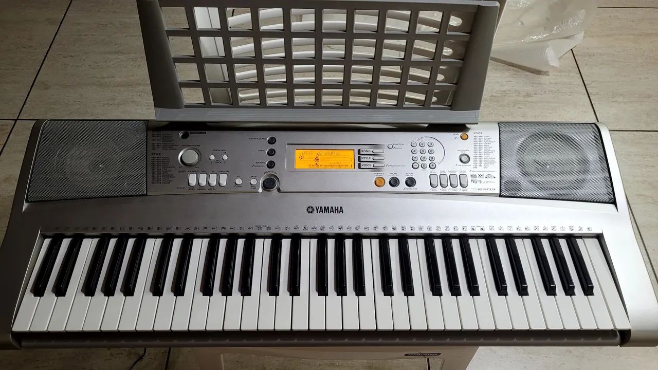 VENDO TECLADO YAMAHA E303  - Foto 2