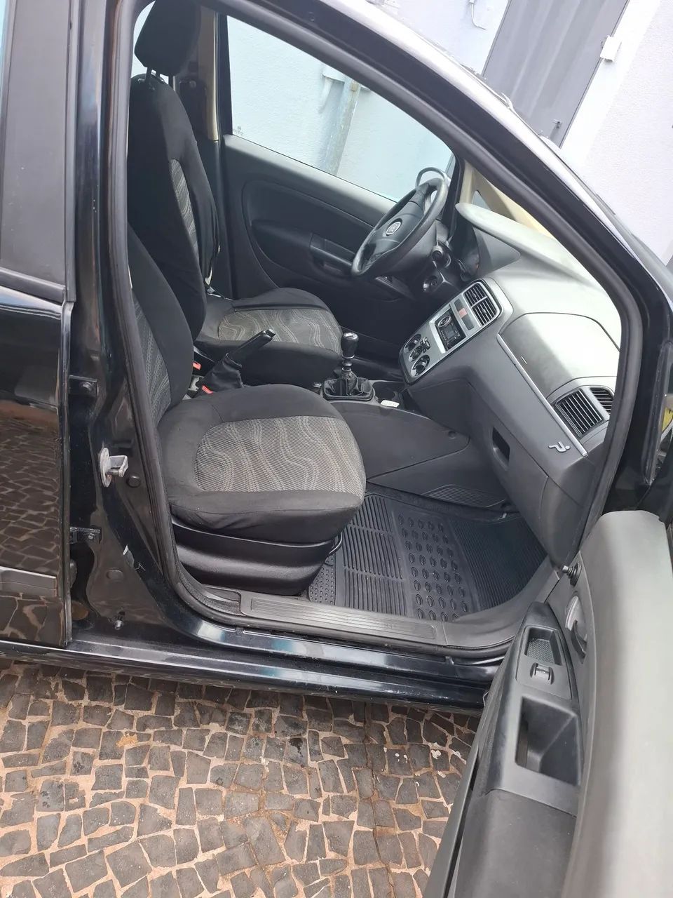 Fiat Punto 1.4 Fire Flex 8V 5P 2010 - Foto 5