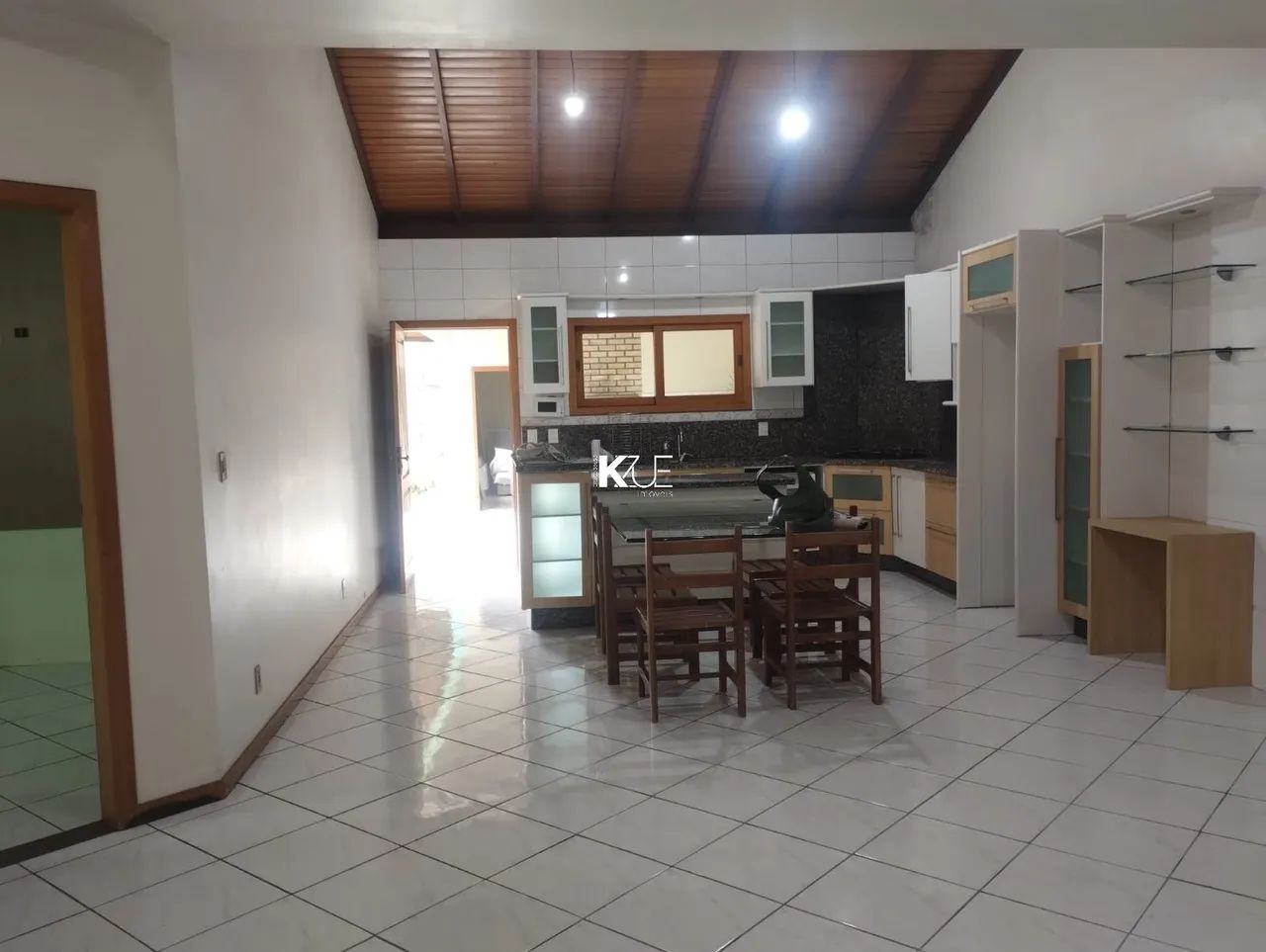 Casa Térrea com Mezanino e 4 Suítes Espaço e Conforto em localização privilegiada no Balne - Foto 2