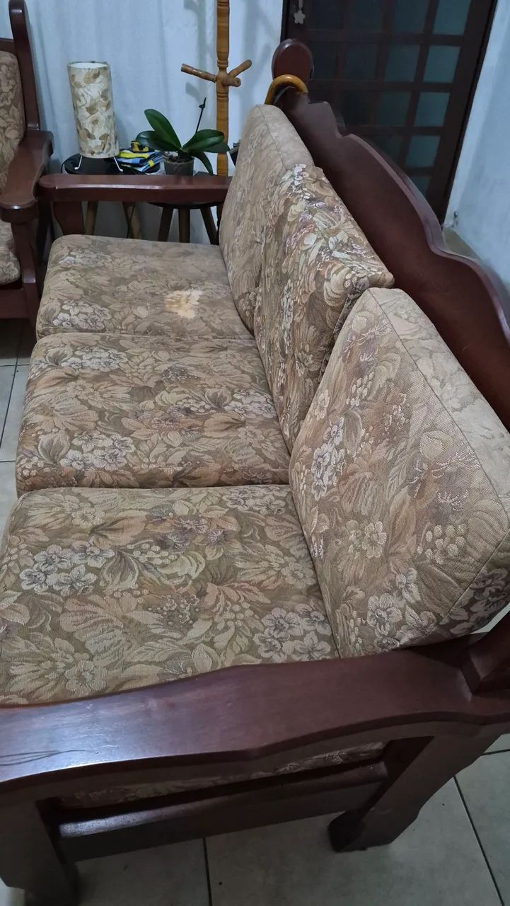 Sofá 3 e 2 lugares de madeira maciça  - Foto 3