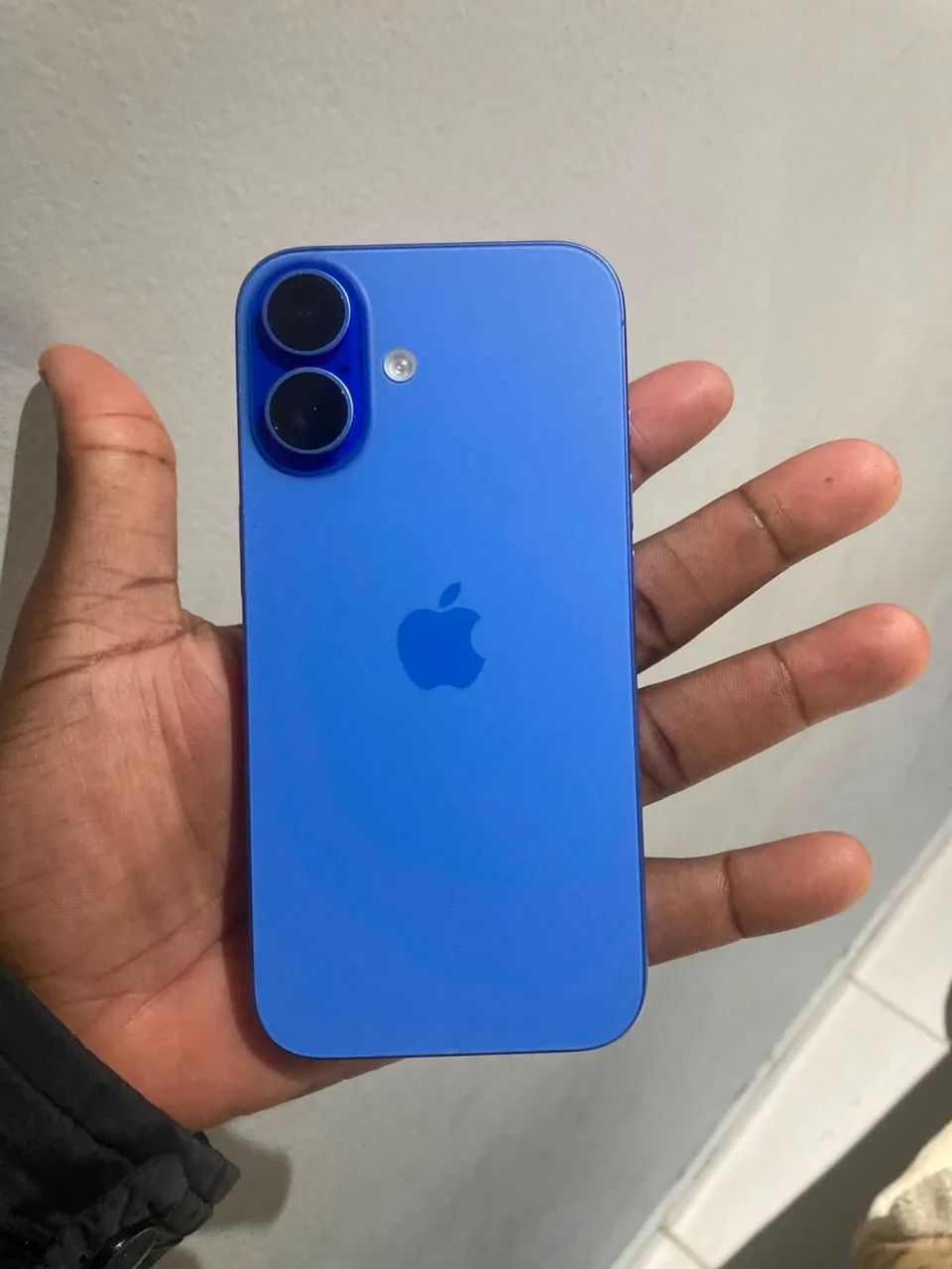 iPhone 16