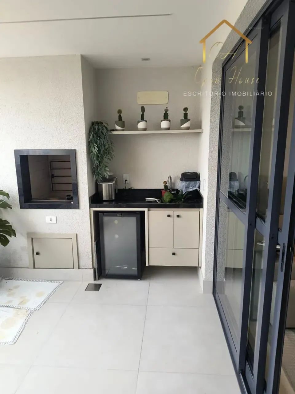 Vendo OU ALUGO Apartamento no Edifício VOX PLAENGE  MOBILIADO - Foto 4