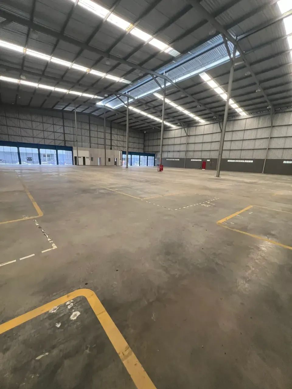 Galpão com 2052m2 com 8 docas em Condomínio às margens da BR 101 Conde PB - Foto 2