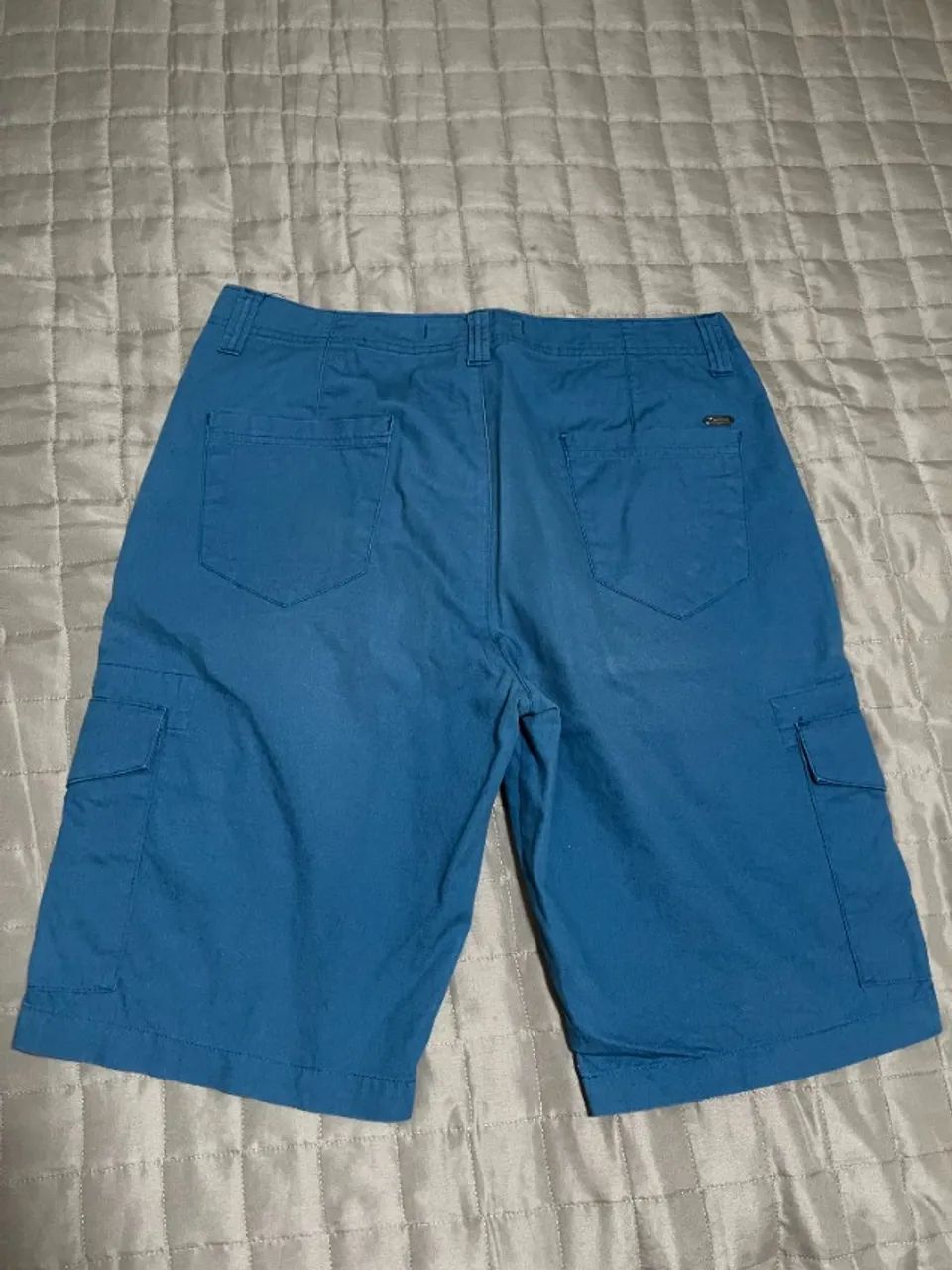 Vendo bermuda azul tamanho M - Foto 2