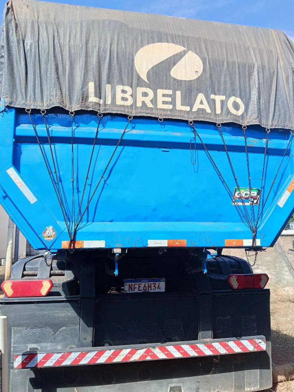 Vende-se caçanba
